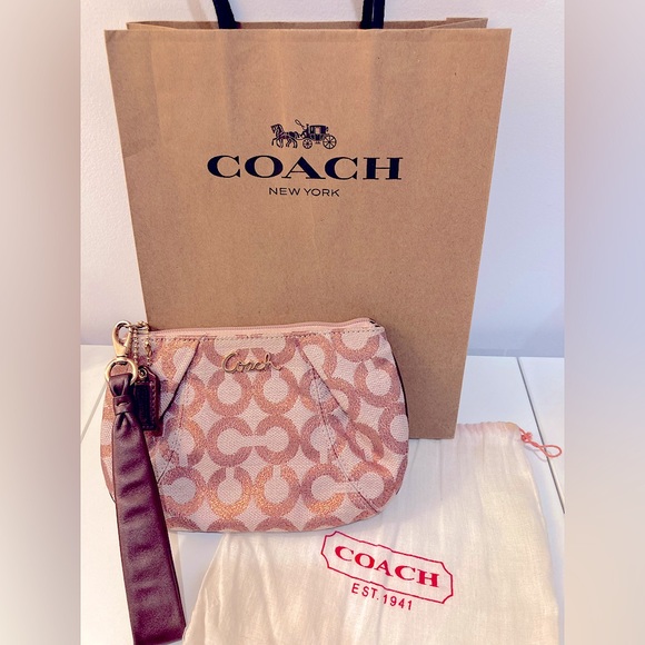 Coach Wristlet - Picture 4 of 8